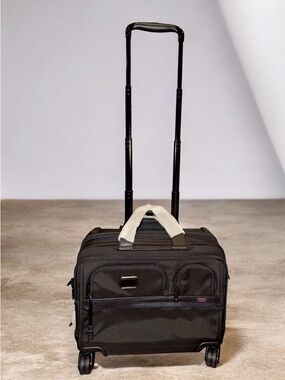 TUMI ALPHA Deluxe 4 Wheeled Laptop Case Brief